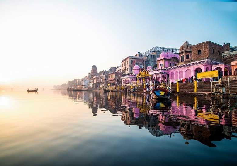 Vrindavan car rental